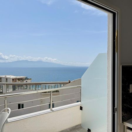 Gjoka Apartments, In Front Of Bougainville Bay Sarandë Eksteriør bilde
