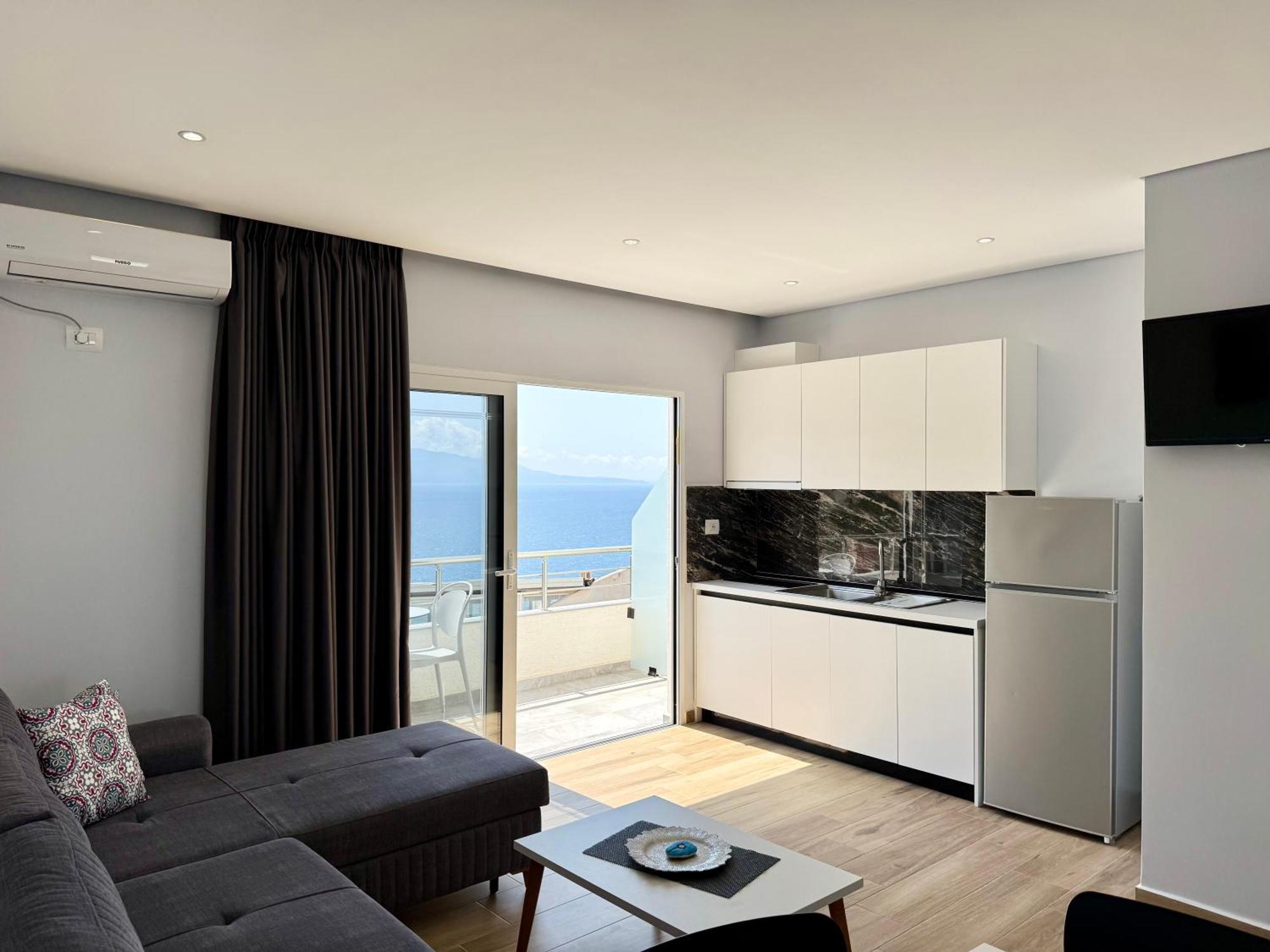 Gjoka Apartments, In Front Of Bougainville Bay Sarandë Eksteriør bilde