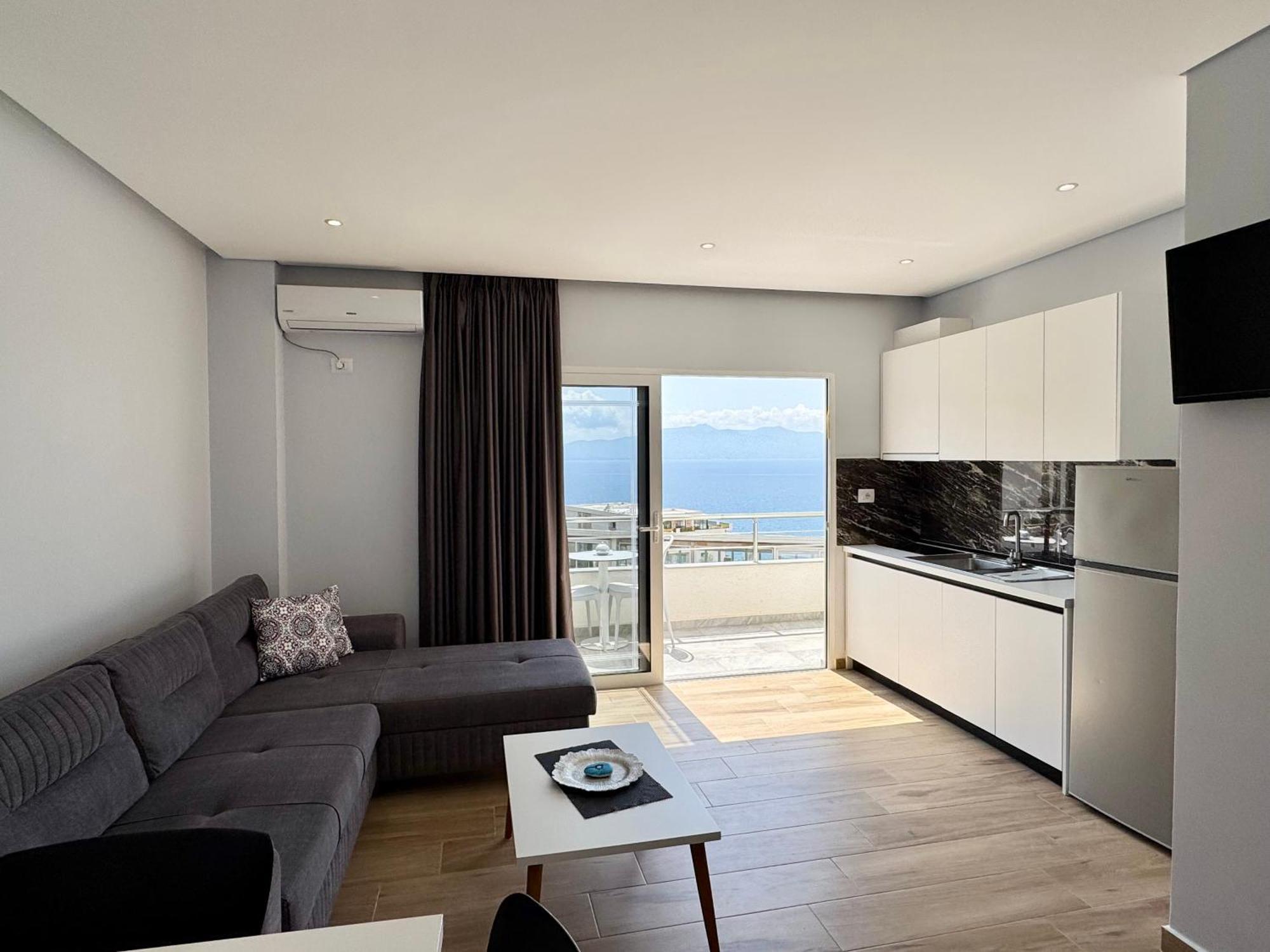 Gjoka Apartments, In Front Of Bougainville Bay Sarandë Eksteriør bilde